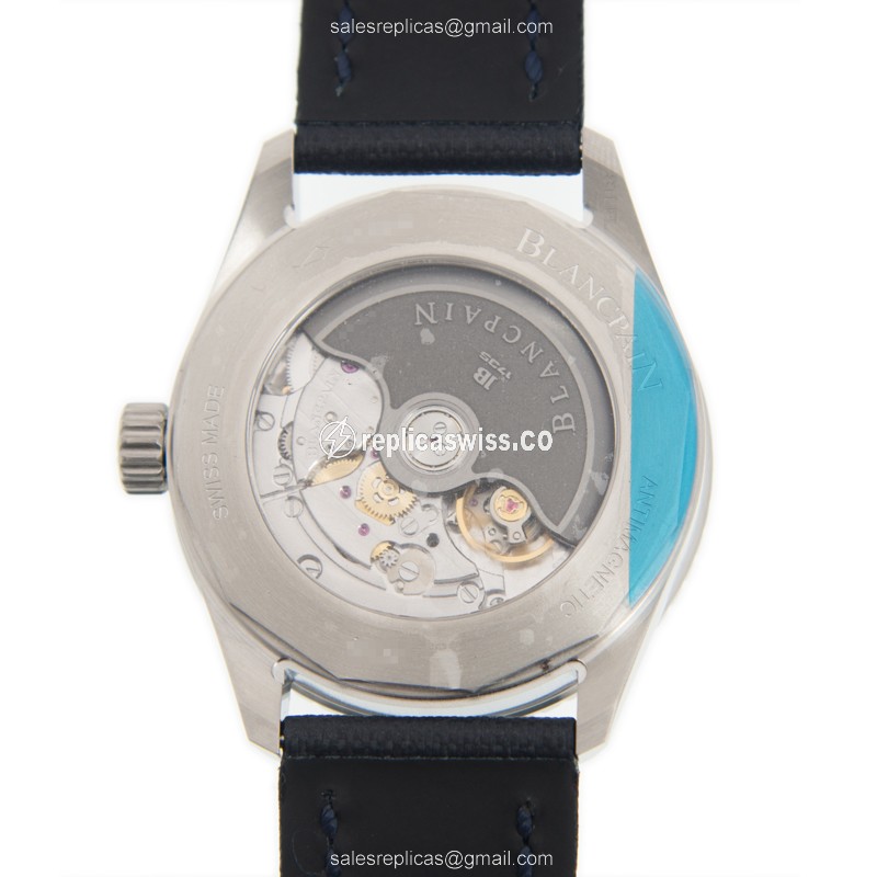 Blancpain 5100-1140-O52A FIFTY FATHOMS - Auto - Blue Steel - Blue Dial - Leather Strap - View 3