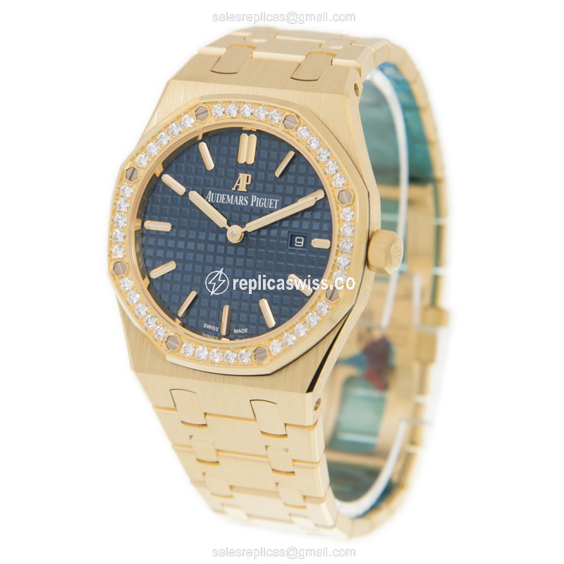 Audemars Piguet Royal Oak Quartz 18kt Gold - Blue Dial - Diamond Clasp - Gold Strap - View 3