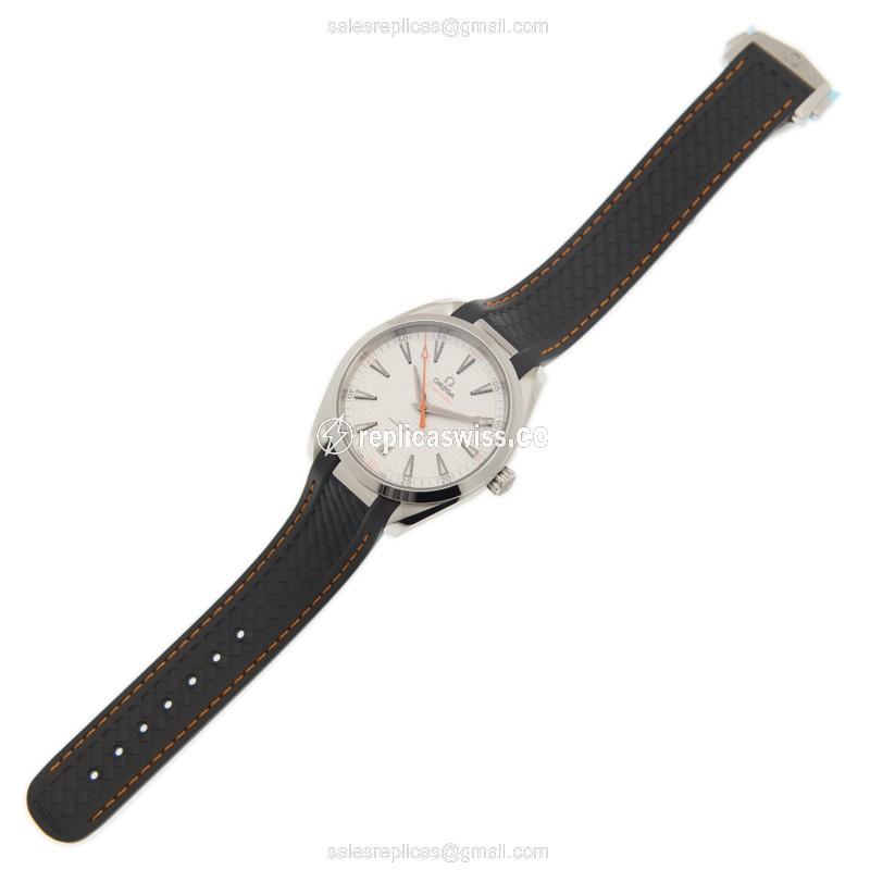 Omega Seamaster Replica - Automatic - Stainless Steel - White Dial - Black Rubber Strap - View 2