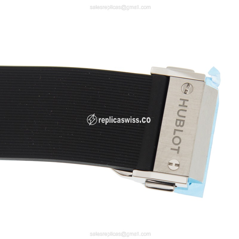 Hublot Classic Fusion Replica - Automatic - Titanium Case - Black Dial - Black Rubber Strap - View 4