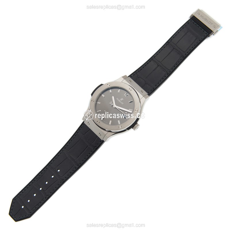 Hublot Classic Fusion Replica - Automatic - Titanium Case - Dark Grey Dial - Black Alligator Strap - View 2