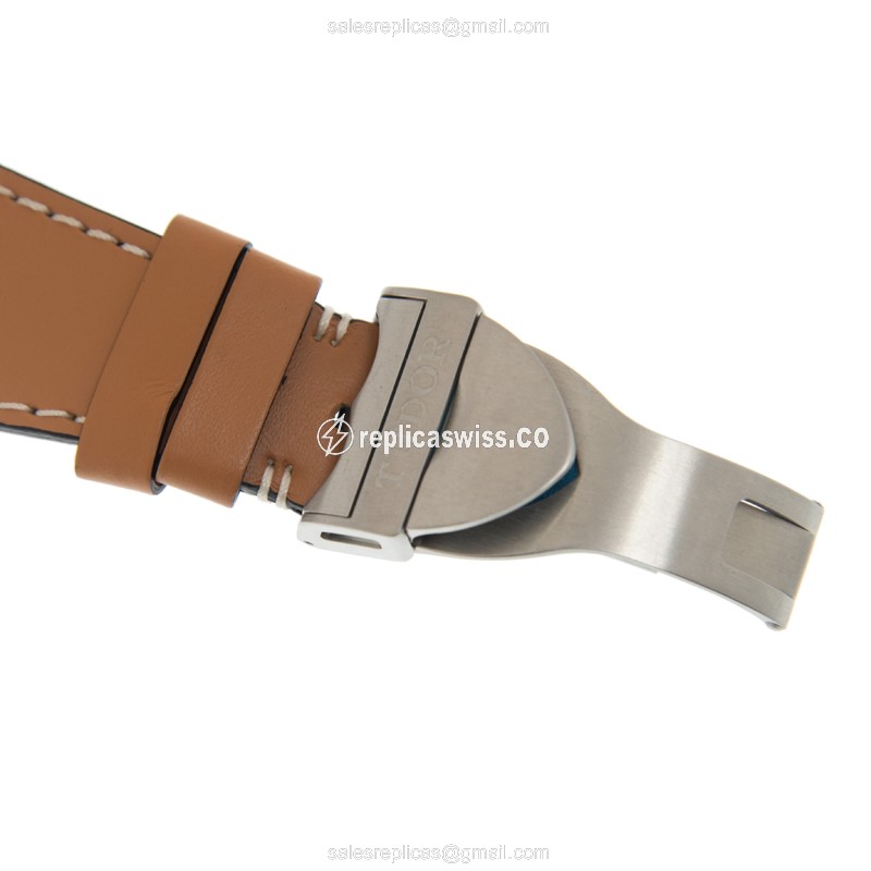 Automatic Tudor Heritage Ranger - Black Dial - Brown Leather Strap - Stainless Steel - View 4
