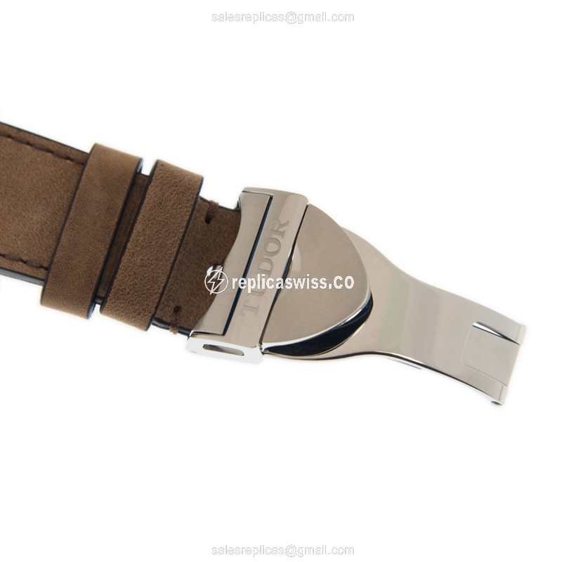 Tudor Black Bay Chrono - Automatic - Stainless - Black Dial - Brown Leather Strap - View 4