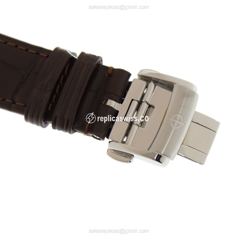 Baume & Mercier M0A10054 CLIFTON Automatic - Steel Case - Silver Dial - Brown Alligator Strap - View 4