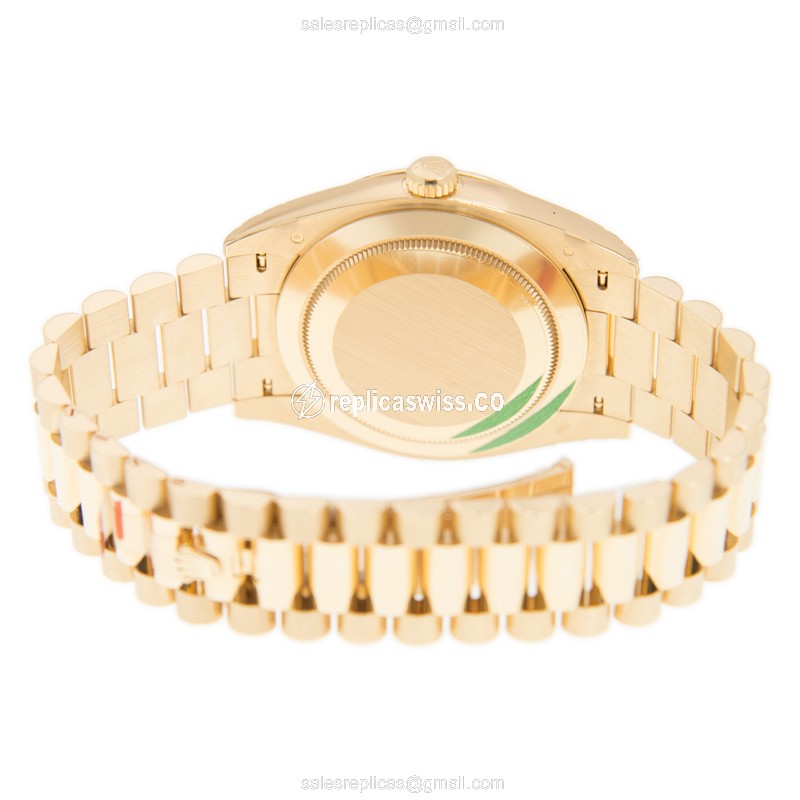Rolex DAY-DATE Replica - Automatic - 18kt Yellow Gold - Silver Dial - View 4