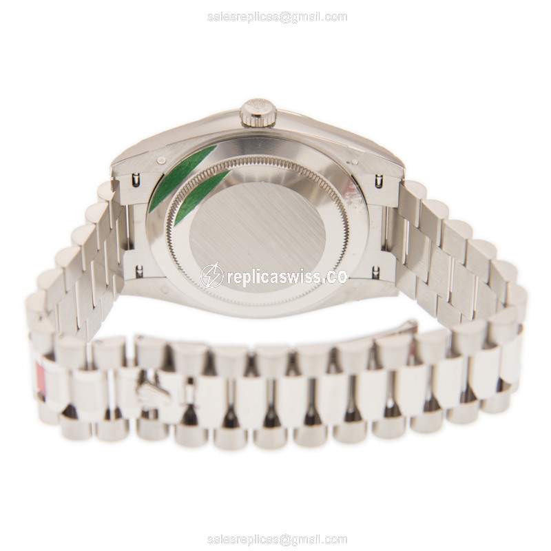 Rolex DAY-DATE Replica - Automatic - 18kt White Gold - Blue Dial - Silver Clasp - View 4