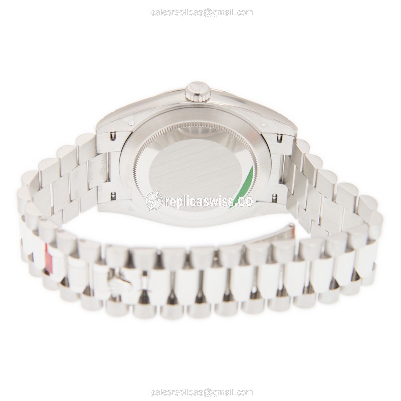 Rolex DAY-DATE Replica - Automatic - Platinum - Silver Dial - View 4