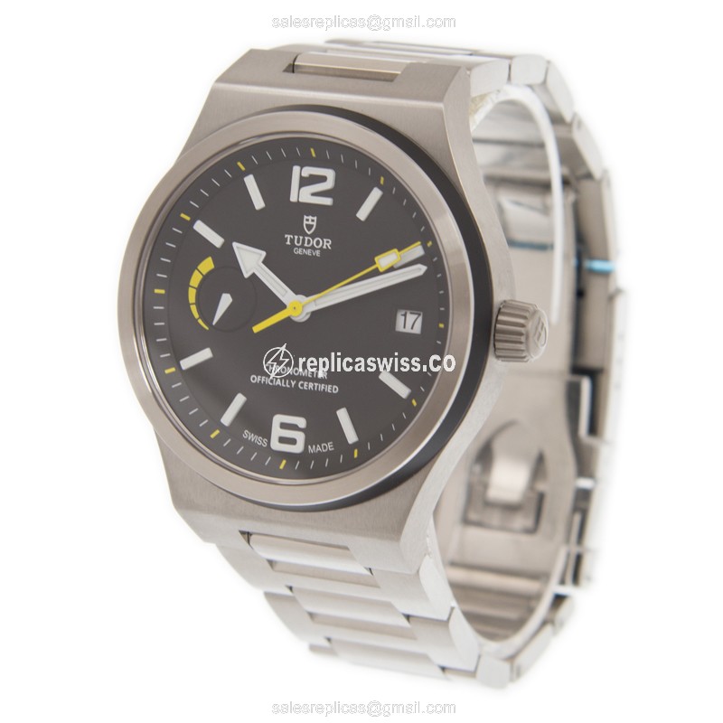 Tudor North Flag - Automatic - Steel Case - Black Dial - Silver Band - View 3