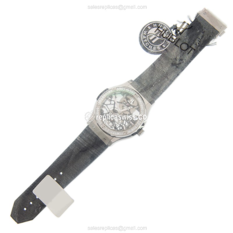 Hublot Classic Fusion Replica - Manual Wind - Titanium Case - Gray Dial - Black Alligator Strap - View 2