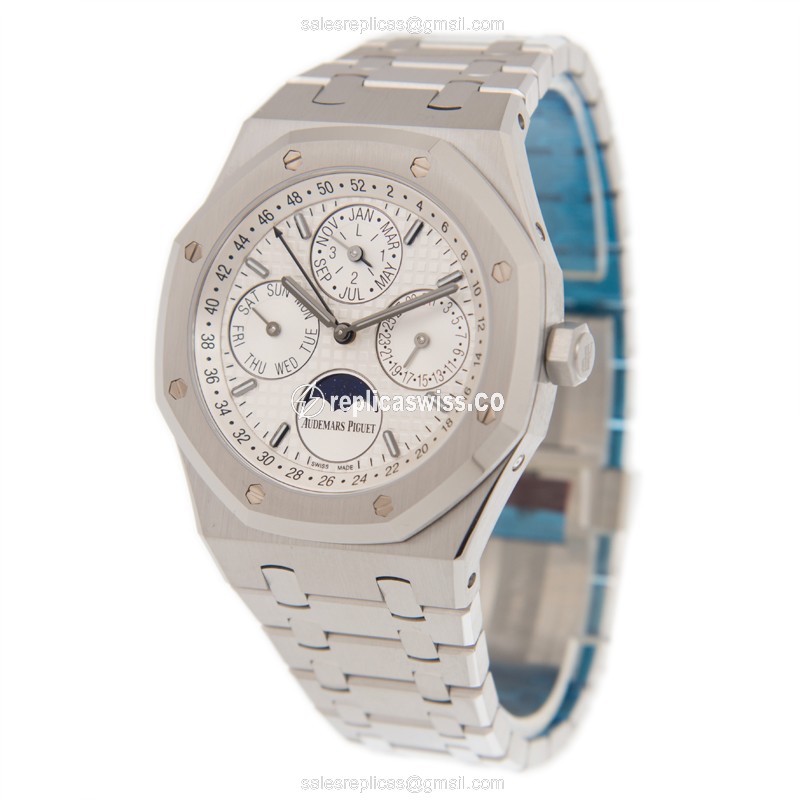 Audemars Piguet Royal Oak Replica - Automatic - Stainless Steel - Silver Dial - Steel Bracelet - View 3