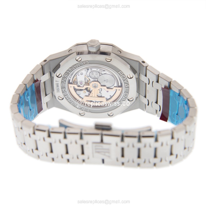 Audemars Piguet Royal Oak Replica - Automatic - Stainless Steel - Silver Dial - Steel Bracelet - View 4