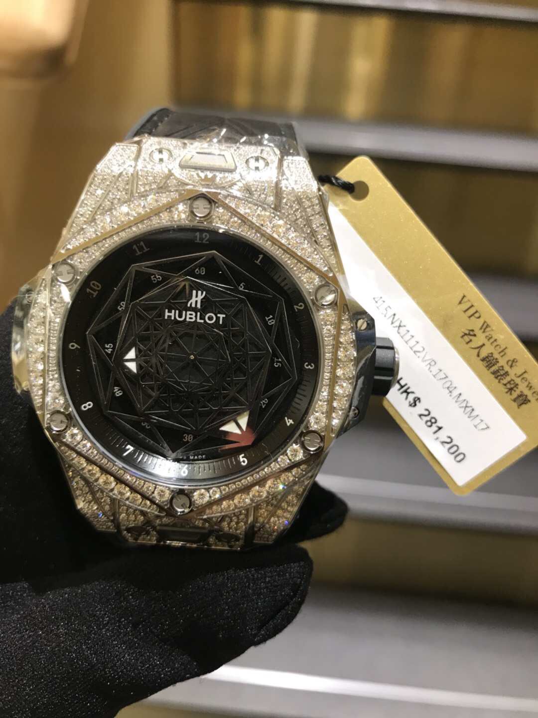 Hublot BIG BANG Replica - Automatic Titanium - Black Dial - Black Rubber - Sapphire Crystal - View 4
