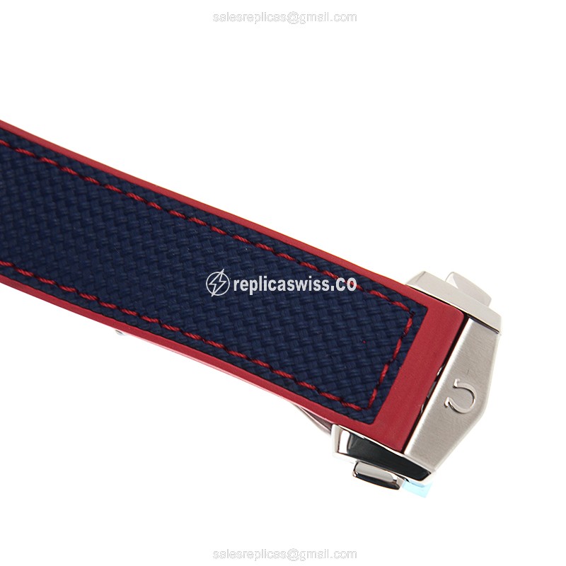 Omega 522.32.44.21.03.001 Replica - Automatic - Steel Case - Blue Dial - Blue Rubber Strap - View 4