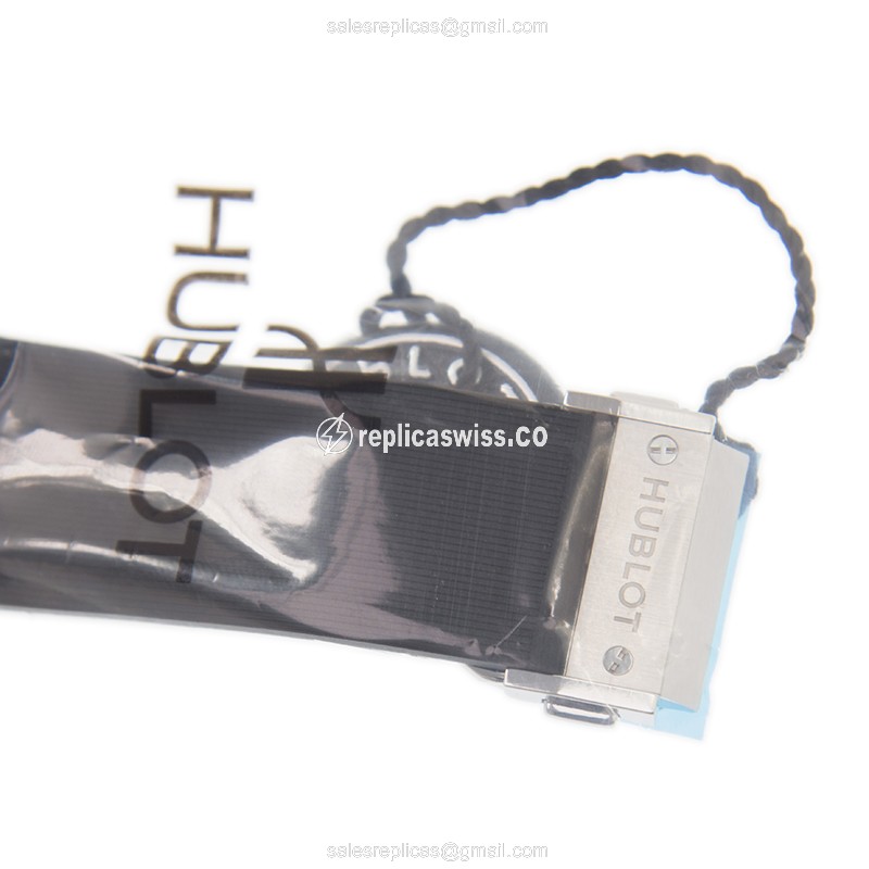 Hublot Classic Fusion Replica - Automatic - Titanium Case - Black Dial - Black Rubber Strap - View 4
