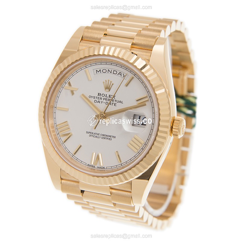 Rolex DAY-DATE Replica | Automatic | 18kt Gold Case | White Dial | Gold Clasp - View 3