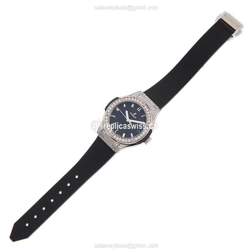 Hublot Classic Fusion Replica - Quartz - 18kt White Gold - Diamond - Black Dial - Rubber Strap - View 2