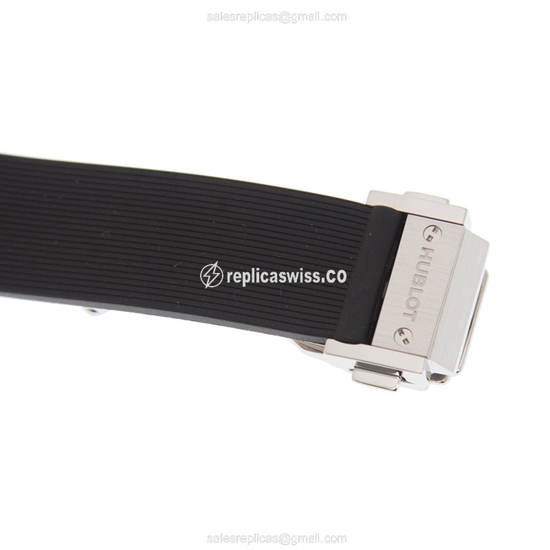 Hublot Classic Fusion Replica - Quartz - 18kt White Gold - Diamond - Black Dial - Rubber Strap - View 4