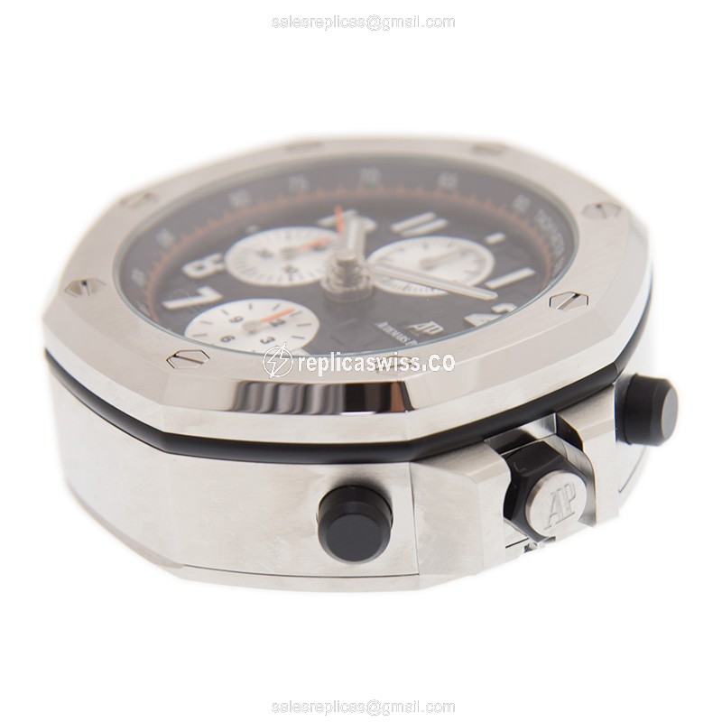 Audemars Piguet AP ROYAL OAK OFFSHORE Quartz - Blue Dial - Steel Case - 42mm - View 2