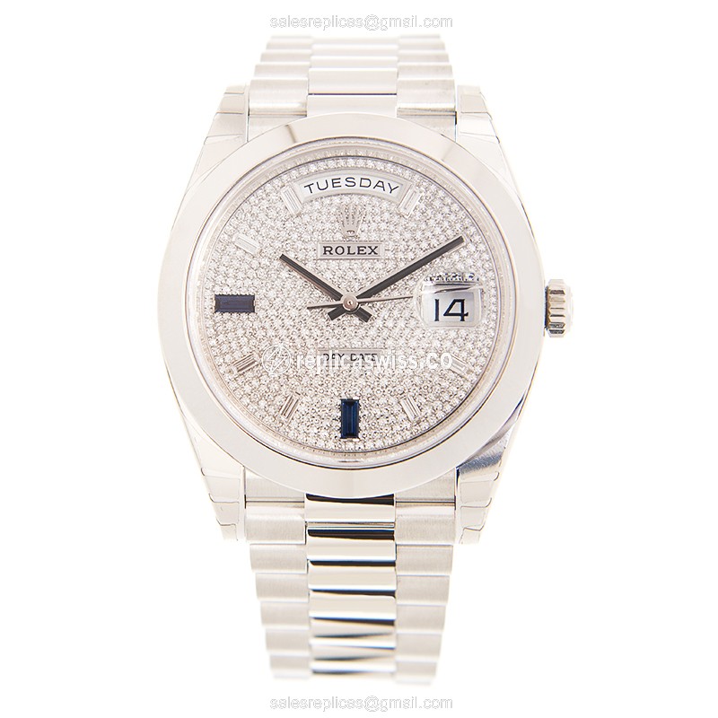 Rolex DAY-DATE Replica - Automatic - 18kt Gold - White Dial, Silver Clasp - View 2