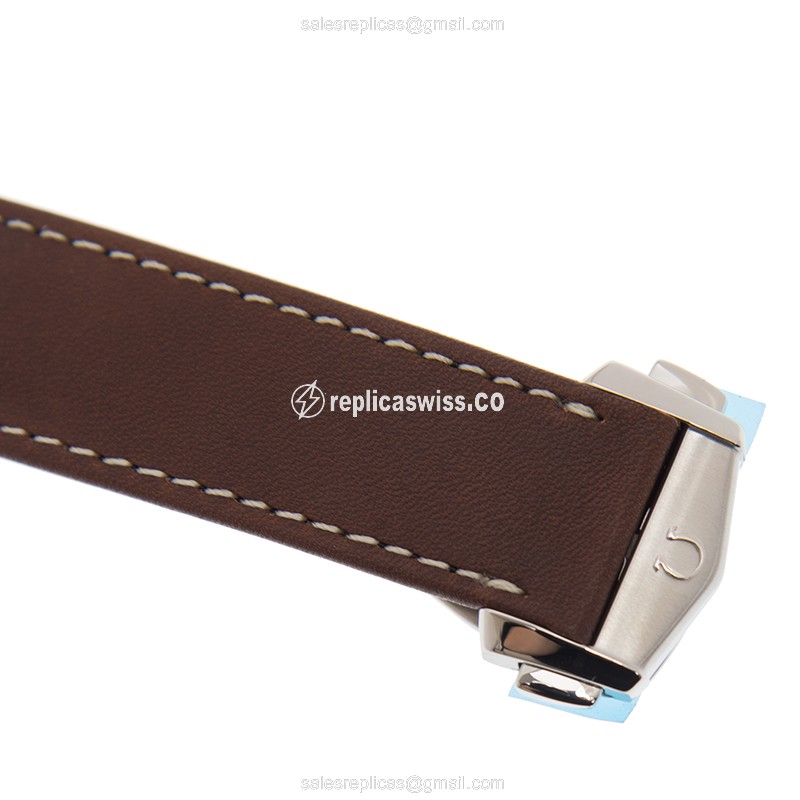 Omega Speedmaster Replica - Automatic - 18kt Rose Gold/Steel - Black Dial - Leather Brown Strap - View 4