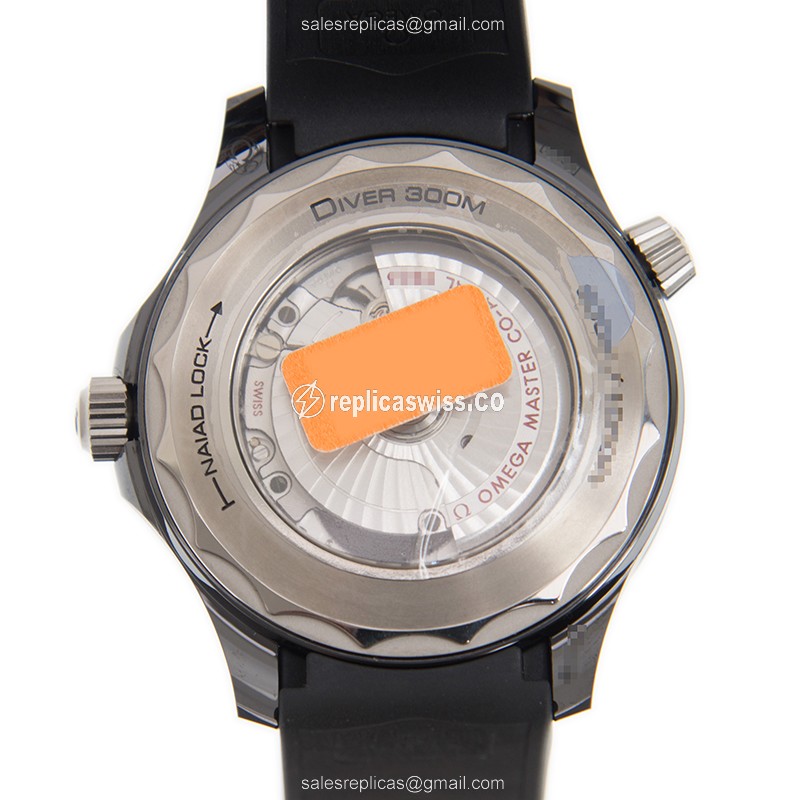 Omega Seamaster Ceramic - Automatic - Black Dial - Rubber Strap - Buckle Clasp - View 3