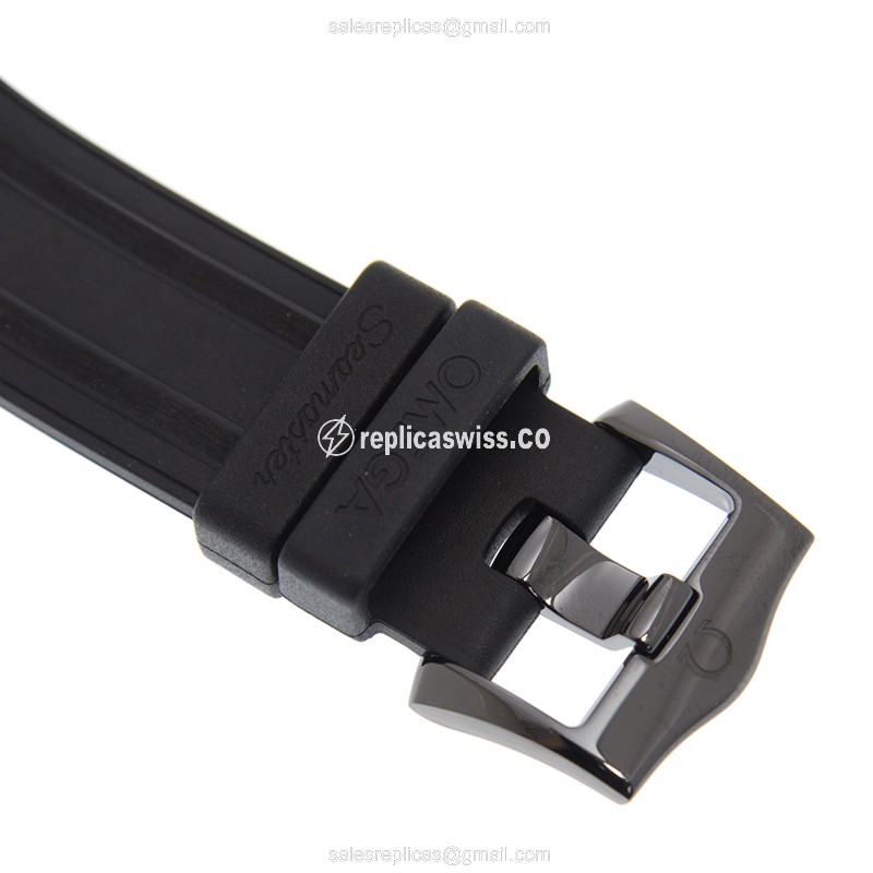 Omega Seamaster Ceramic - Automatic - Black Dial - Rubber Strap - Buckle Clasp - View 4