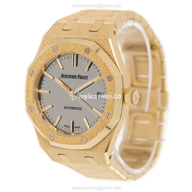 Audemars Piguet Royal Oak Replica - Automatic - 18kt Yellow Gold - Silver Dial - Gold Strap - View 3