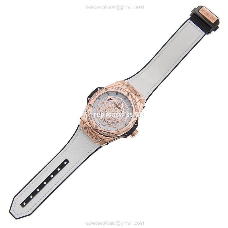 Hublot BIG BANG Replica - 18kt Rose Gold - Diamond Case - White Dial - Leather Strap - View 2