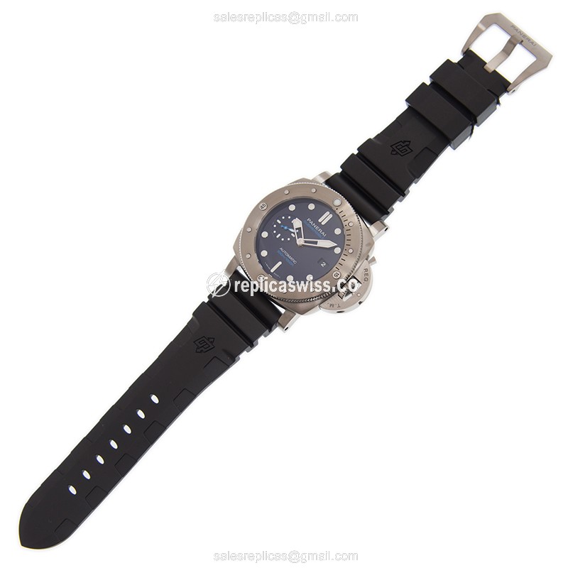 Panerai PAM00692 LUMINOR Replica - Automatic - Titanium Case - Blue Dial - Black Rubber Strap - View 2