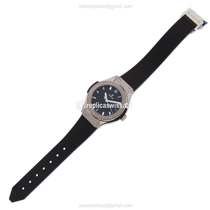 Hublot Classic Fusion Quartz - Steel Case - Black Dial - Black Rubber Strap - View 2