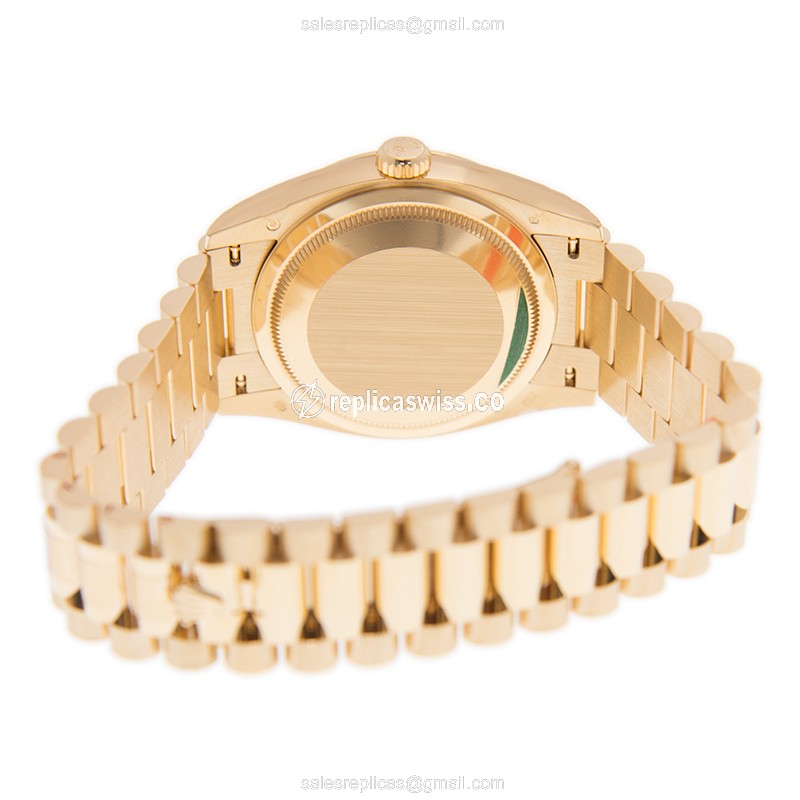 Rolex DAY-DATE Replica - Automatic - 18kt Gold Case - Gold Dial - Gold Strap - View 4