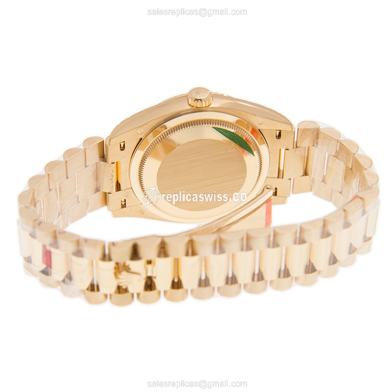 Rolex DAY-DATE Replica - Automatic - 18kt Gold Case - Silver Dial, Gold Strap - View 4