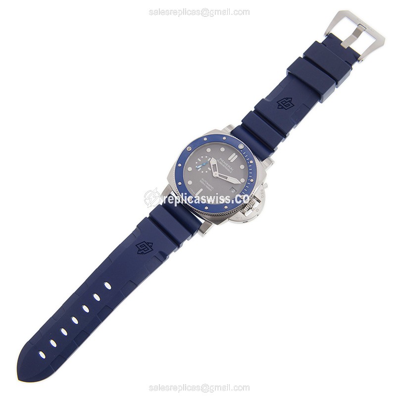 Panerai PAM00959 Replica - Automatic - Steel Case - Gray Dial - Blue Rubber Strap - View 2