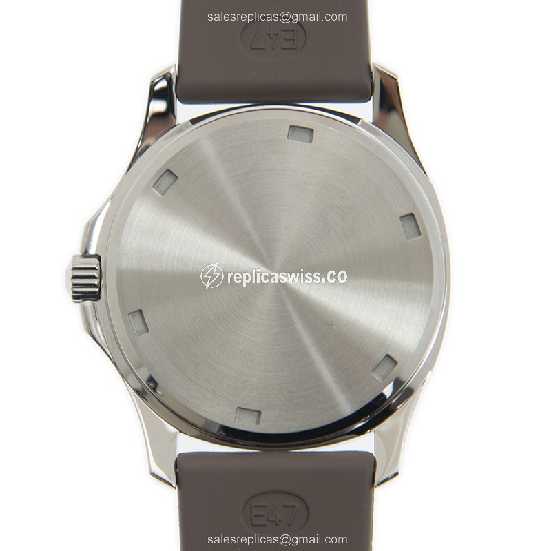 Patek Philippe 5067A-023 AQUANAUT Quartz - Brown Dial - Rubber Strap - Clasp - Stainless Steel & Diamonds - View 3