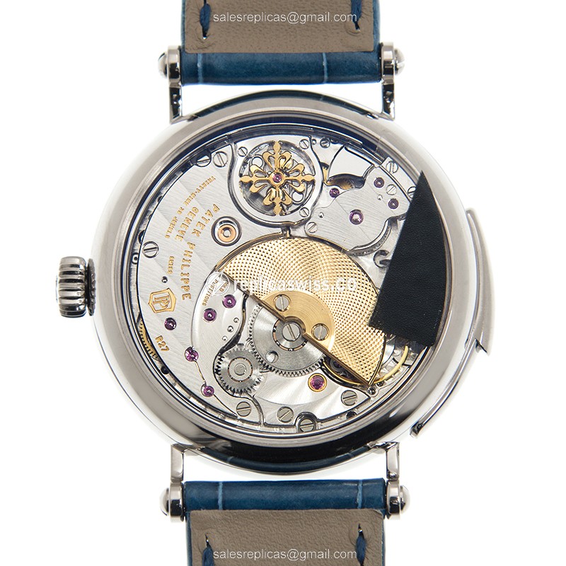 Patek Philippe 7000/50G-001 - Automatic - 18kt White Gold - Blue Dial - Leather Blue Strap - Buckle Clasp - View 3