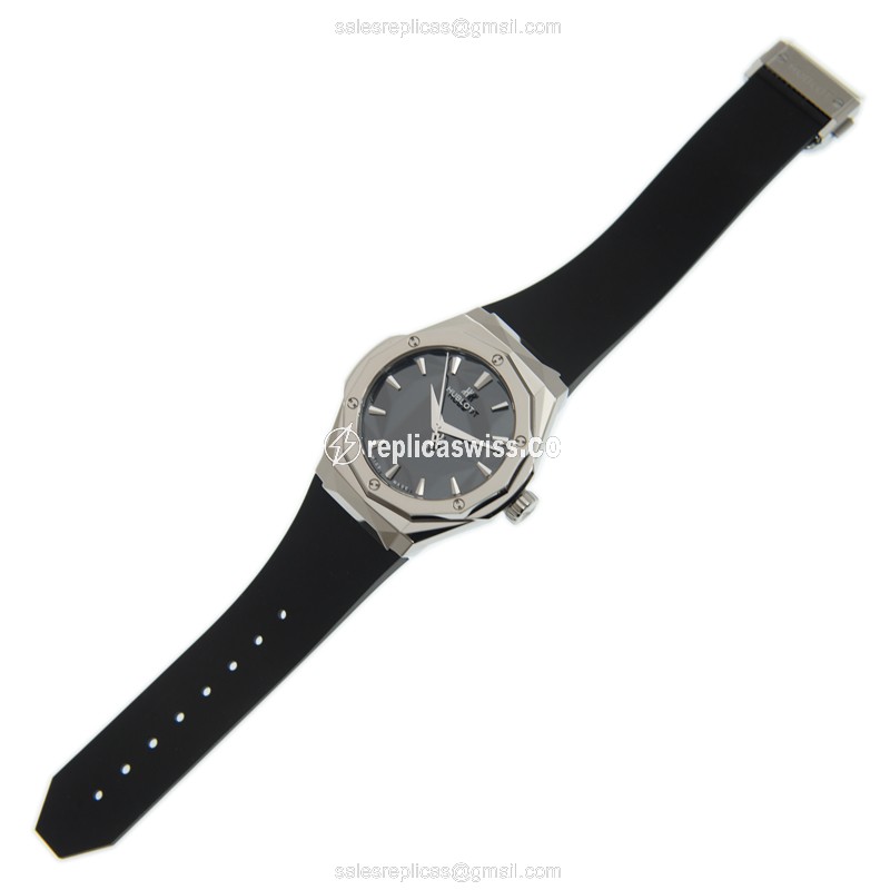 Hublot Classic Fusion Replica - Automatic - Titanium Case - Black Dial - Rubber Strap - View 2
