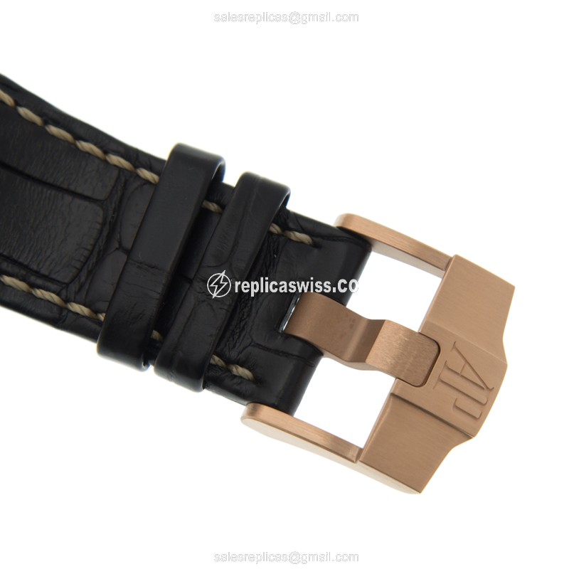Audemars Piguet ROYAL OAK OFFSHORE - Automatic - 18kt Rose Gold - Black Dial - Buckle Clasp - Black Alligator Strap - View 3
