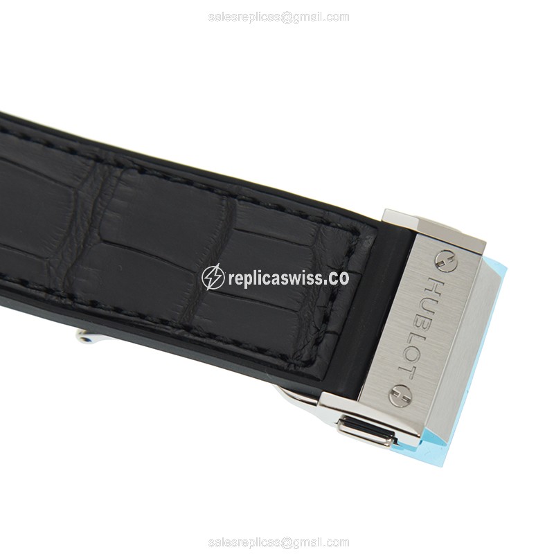 Hublot Classic Fusion Replica - Automatic - Titanium Case - Black Dial - Rubber Strap - View 4