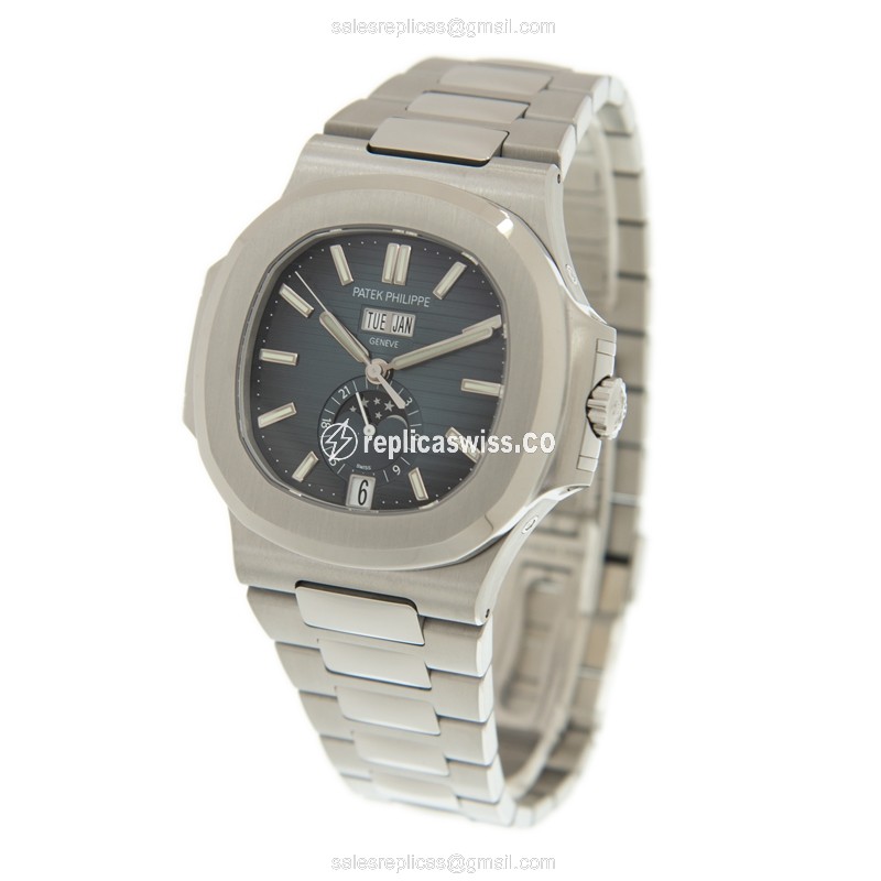 Patek Philippe 5726/1A-014 NAUTILUS - Automatic - Steel - Blue Dial - Silver Steel Clasp - View 3