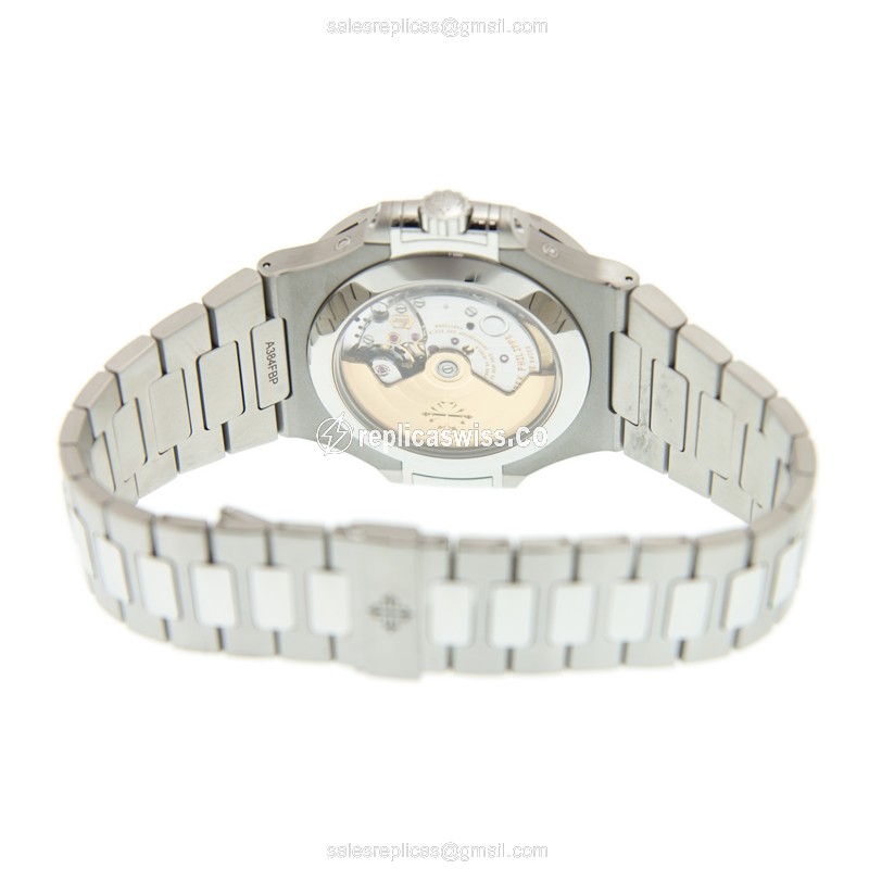 Patek Philippe 5726/1A-014 NAUTILUS - Automatic - Steel - Blue Dial - Silver Steel Clasp - View 4
