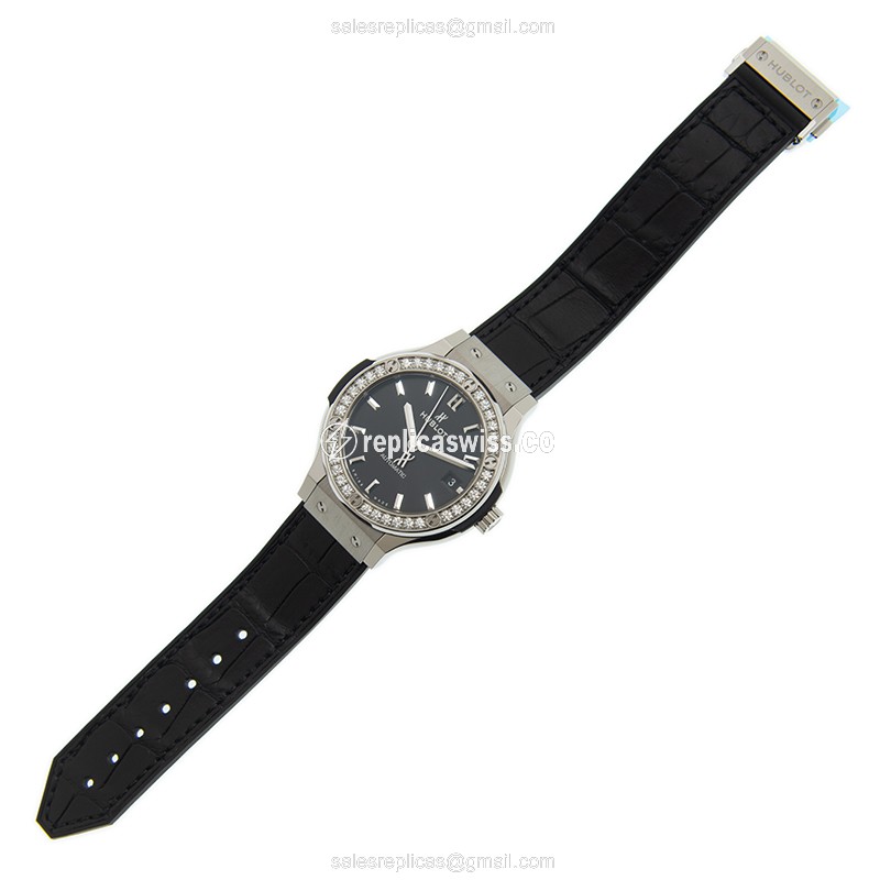 Hublot Classic Fusion Replica - Automatic - Titanium & Diamond - Black Dial - Leather Strap - View 2