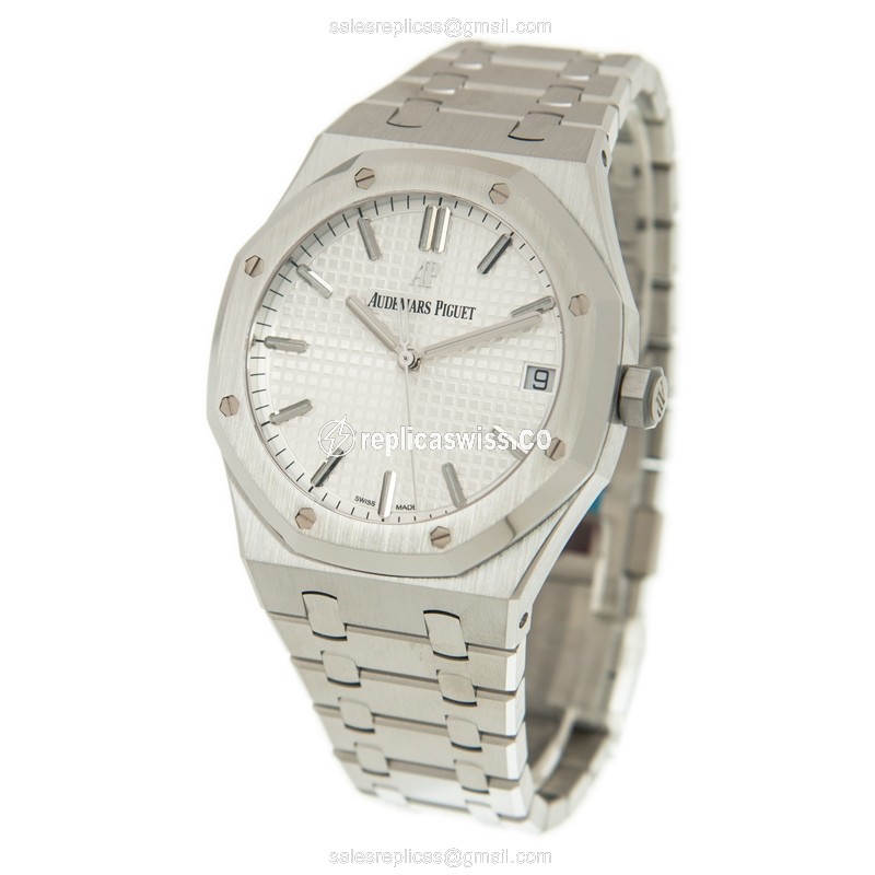 Audemars Piguet 15500ST.OO.1220ST.04 - Automatic - Steel Case - Silver Dial - Steel Band - View 3