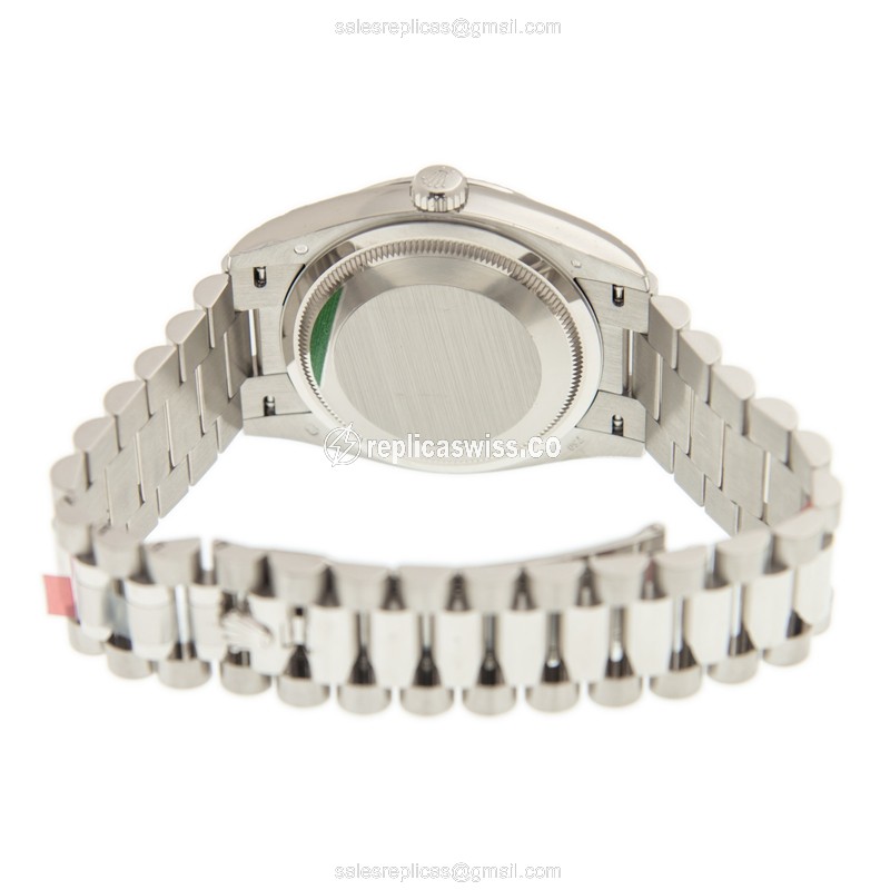Rolex DAY-DATE Replica - Automatic - 18kt White Gold - Silver Dial, Clasp & Strap - View 4