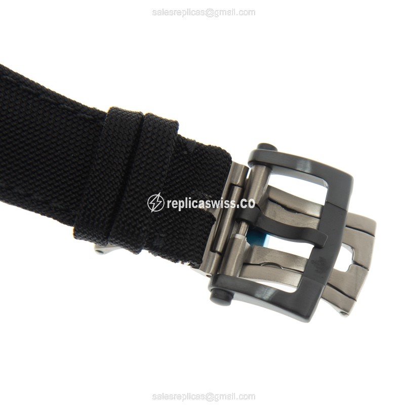 Ulysse Nardin 2053-132/BLACK FREAK - Manual Wind - Titanium Case - Black Canvas Strap - View 4