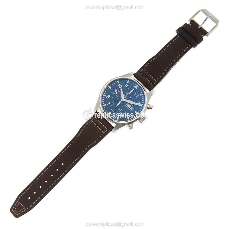 IWC PILOTS Automatic - Blue Dial - Brown Cowhide - Buckle Clasp - View 2