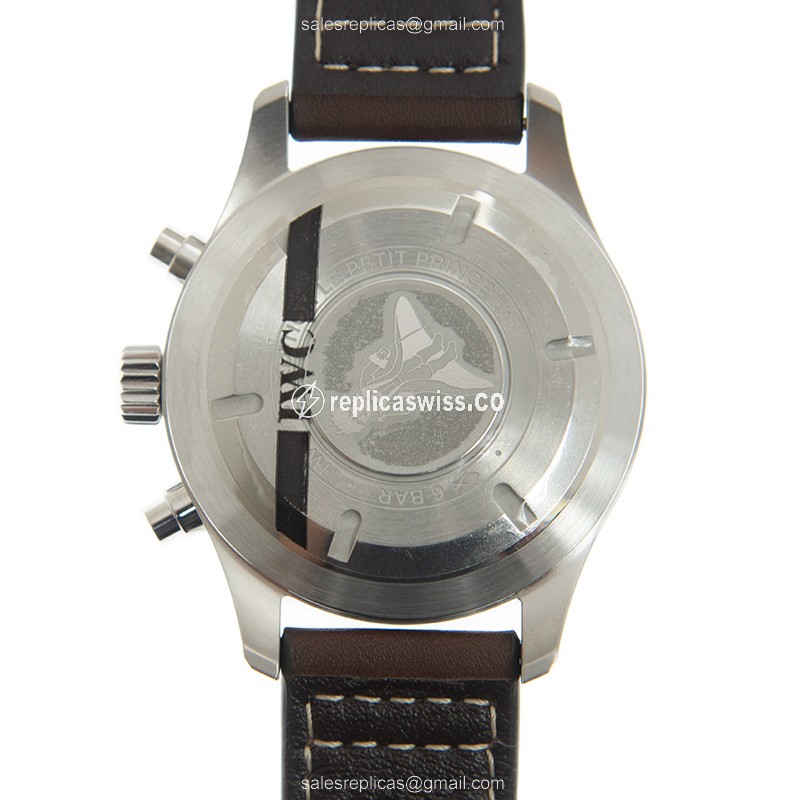IWC PILOTS Automatic - Blue Dial - Brown Cowhide - Buckle Clasp - View 3