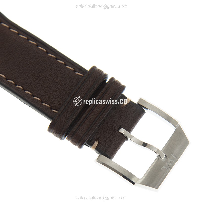 IWC PILOTS Automatic - Blue Dial - Brown Cowhide - Buckle Clasp - View 4