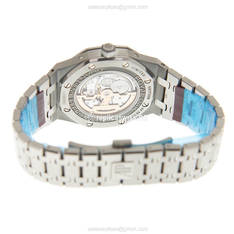 Audemars Piguet ROYAL OAK Replica - Automatic Titanium Case - Dark Grey - Silver Titanium Strap - View 4