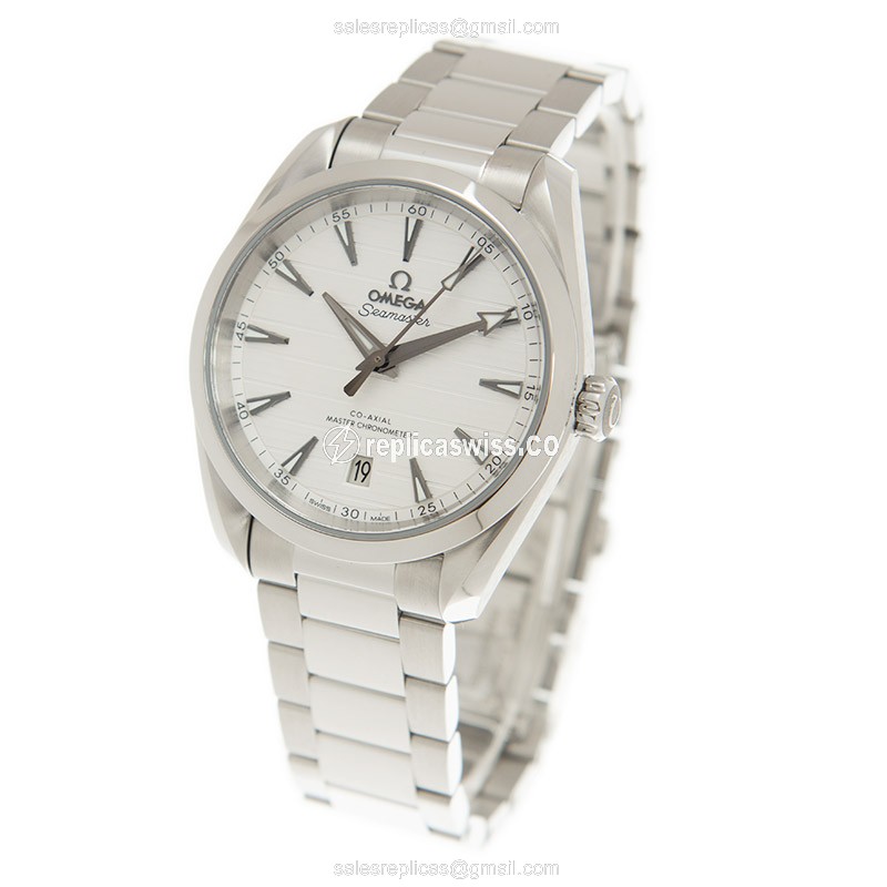 Omega Seamaster Automatic - Steel Case | Silver Dial | Steel Clasp | Silver Strap - View 3