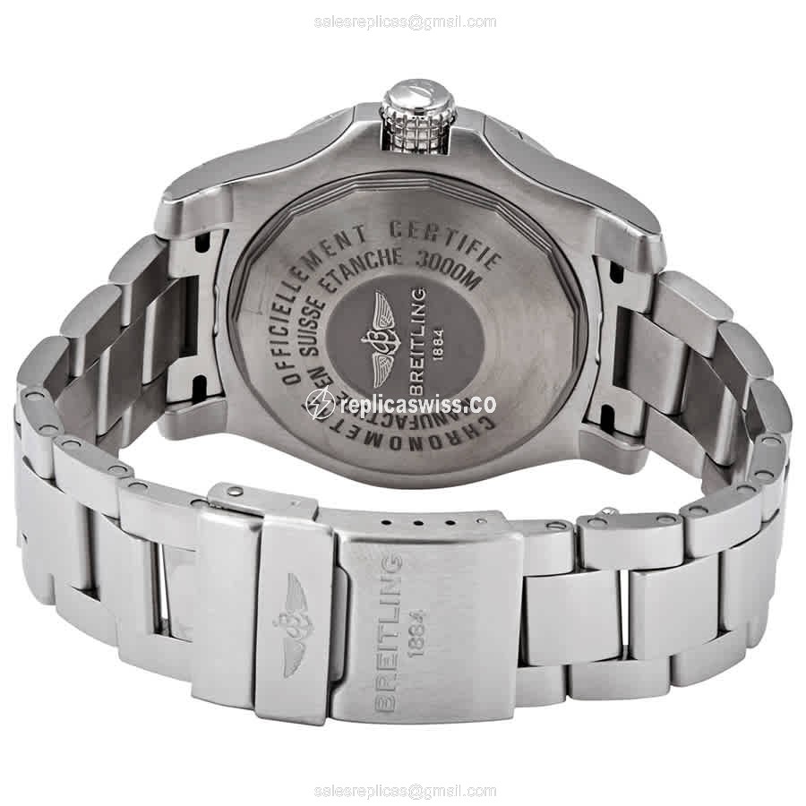 Breitling Avenger II Automatic - Black Dial - Silver Steel - Clasp - 40mm - View 3